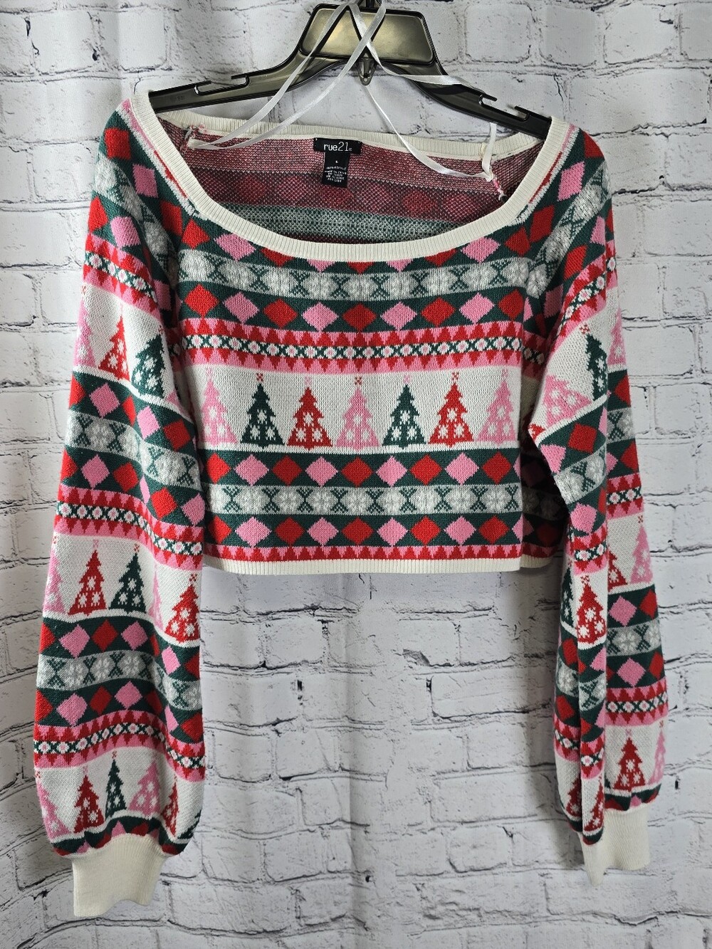 Rue21 Holiday Cropped‎ Knit Sweater - Pink, Red, Green, White Size Large